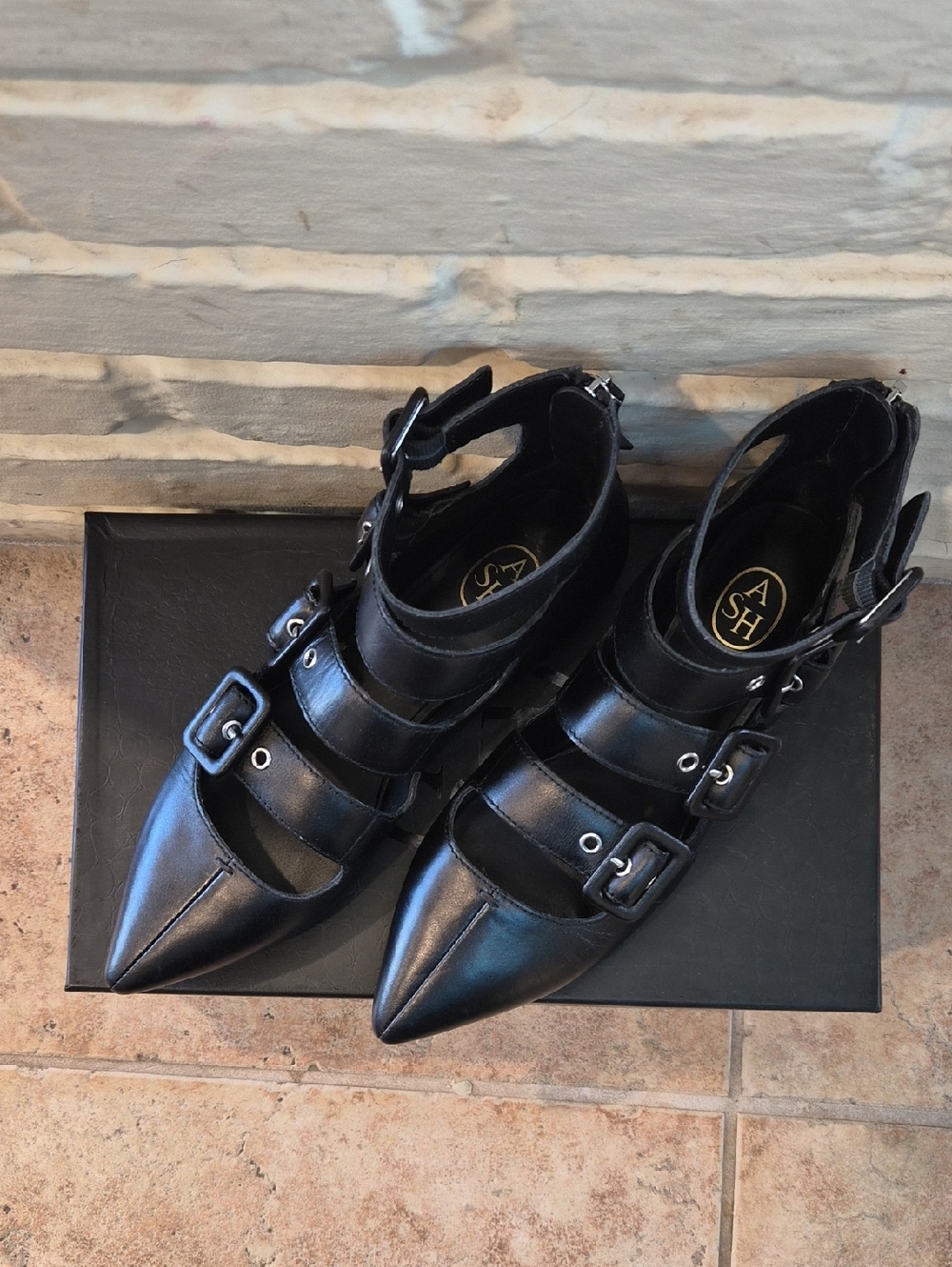 Ash Black Leather Flats. Made In Italy. - Picture 11 of 11